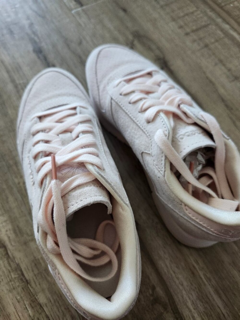 Pink suede Reebok sneakers, size 5.5 / 6